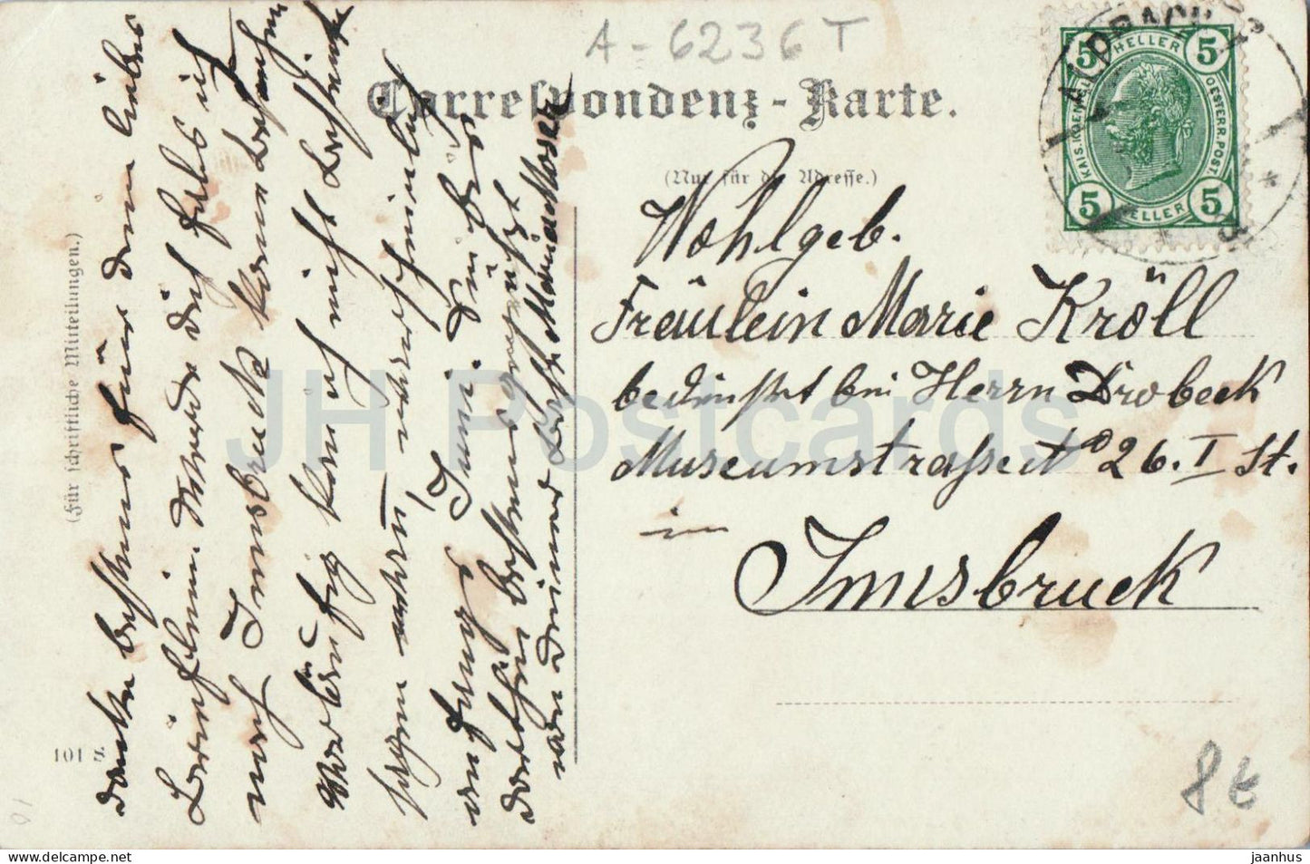 Altes Tiroler Bauernhaus mit Frau auf Balkon - house with woman on balcony - old postcard - Austria - used