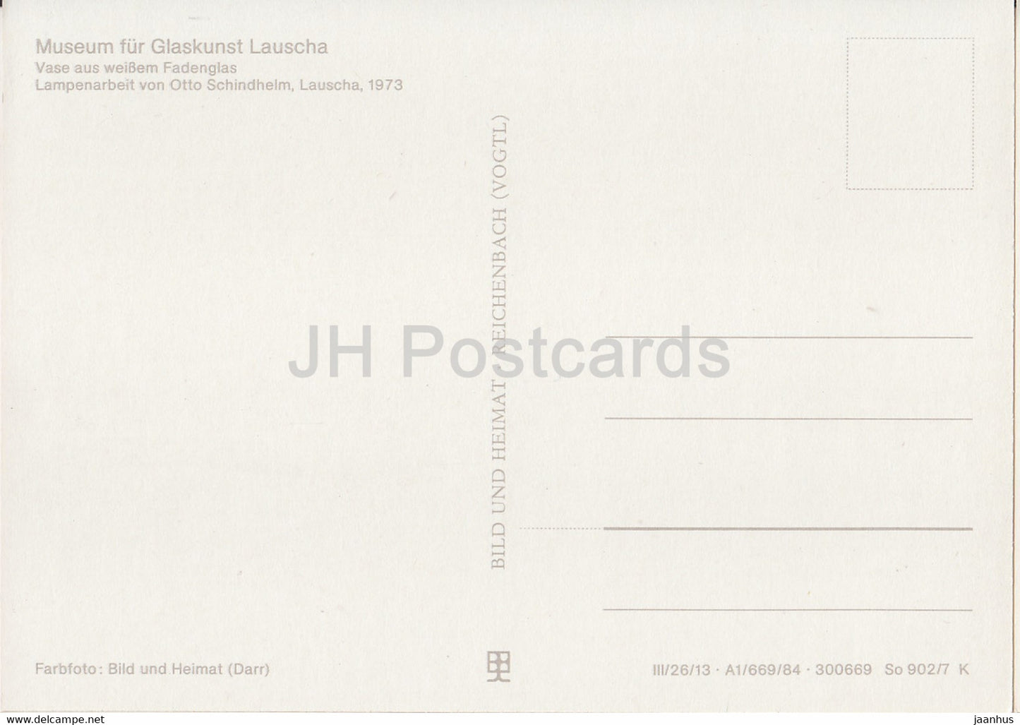 Vase aus weissem Fadenglas - glass - Museum fur Glaskunst Lauscha - DDR Germany - unused