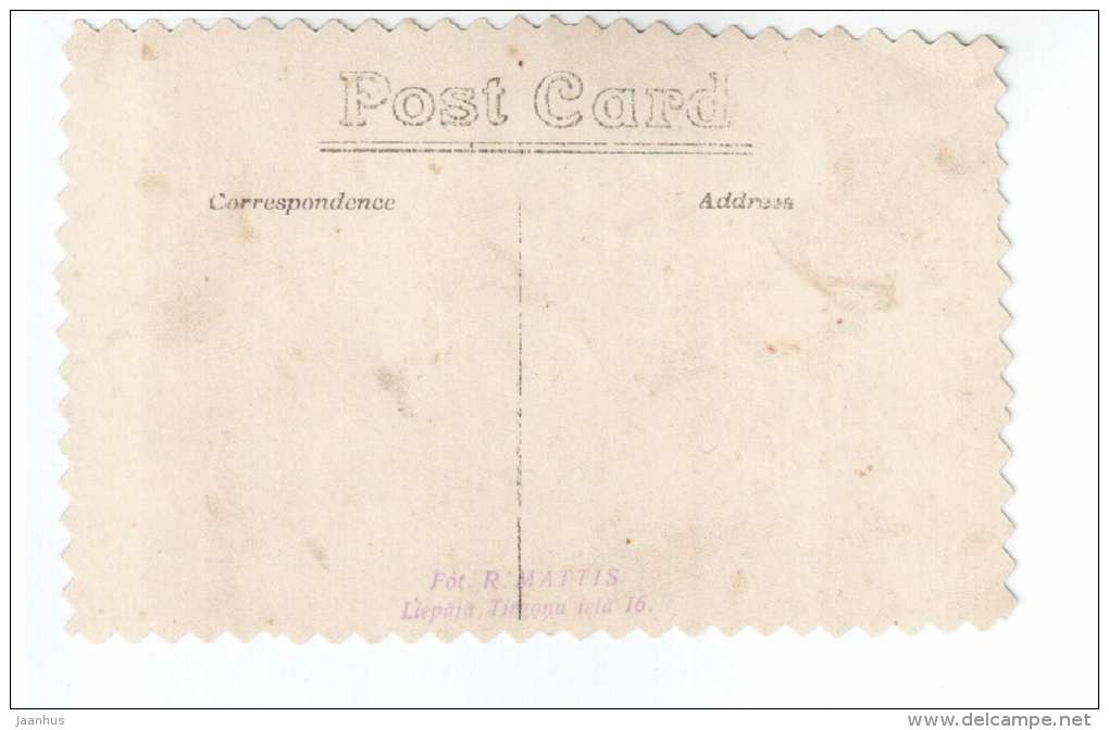 Woman - flowers - R. Mattis , Liepaja - old postcard - Latvia - unused - JH Postcards