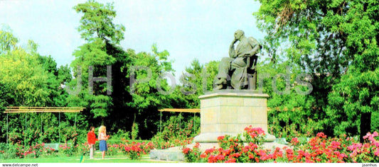 Simferopol - monument to Russian writer Trenyov - Crimea - 1978 - Ukraine USSR - unused - JH Postcards
