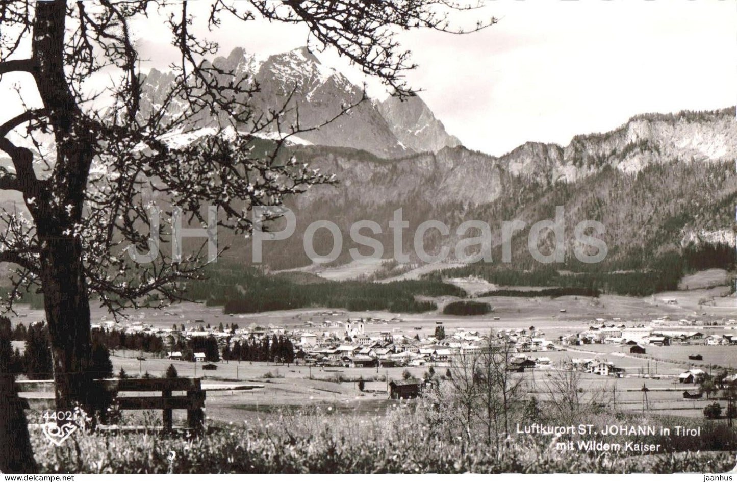 Luftkurort St. Johann in Tirol mit Wildem Kaiser - town panorama - mountains - 4402 - 1967 - Austria - used - JH Postcards
