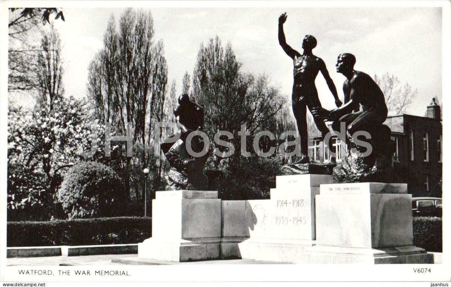 Watford - The War Memorial - WWI WWII monument - statues - old postcard - England - United Kingdom - used - JH Postcards