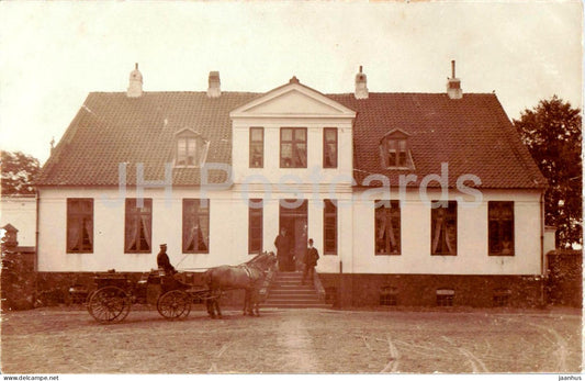 Manor building in Denmark ? - horse carriage - old postcard - Denmark - used - JH Postcards