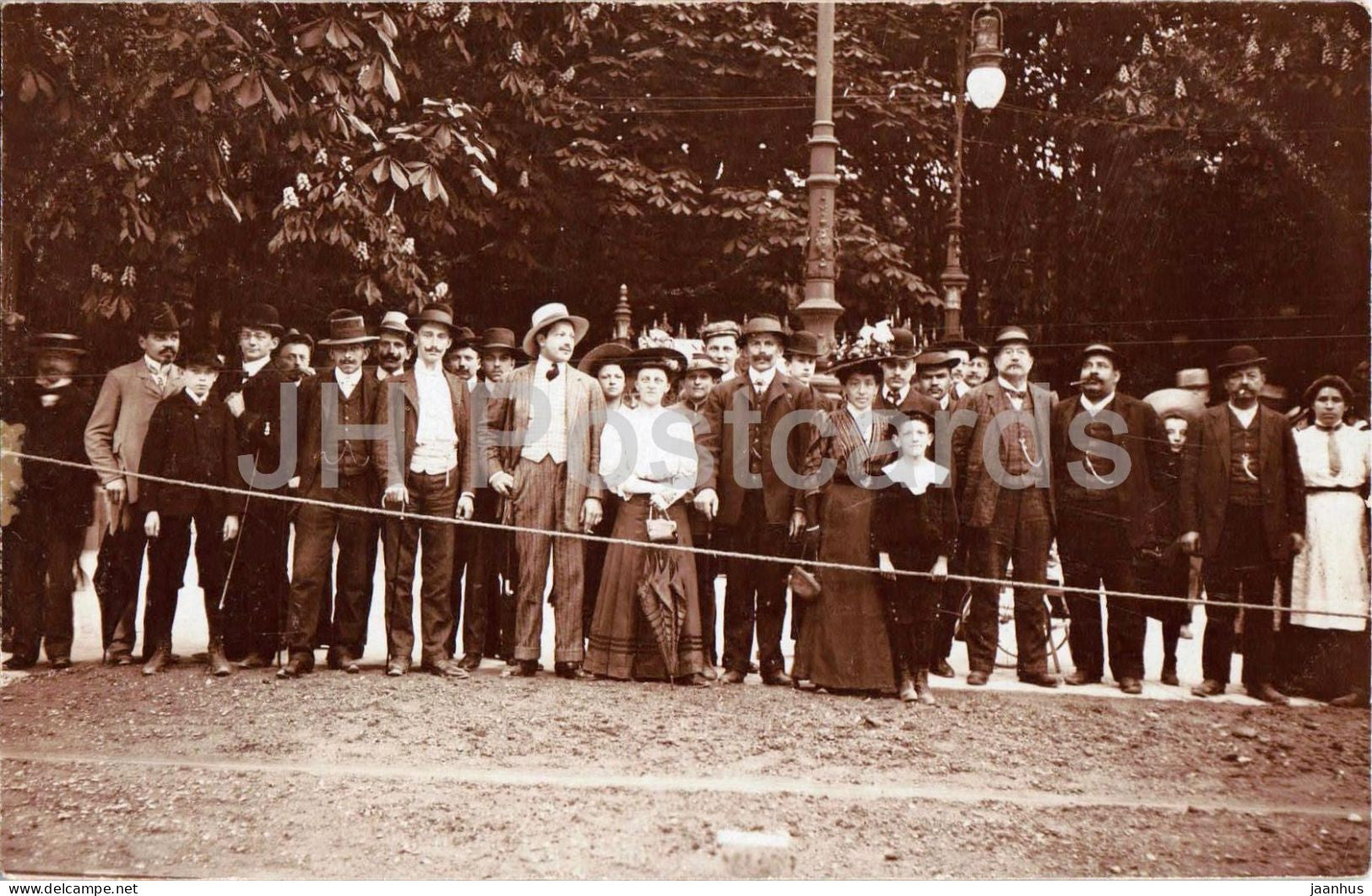 Baden - Strassenbild mit Menschenmenge - Street Scene with Crowd - H. Wanecek - old postcard - 1900s - Austria - unused - JH Postcards