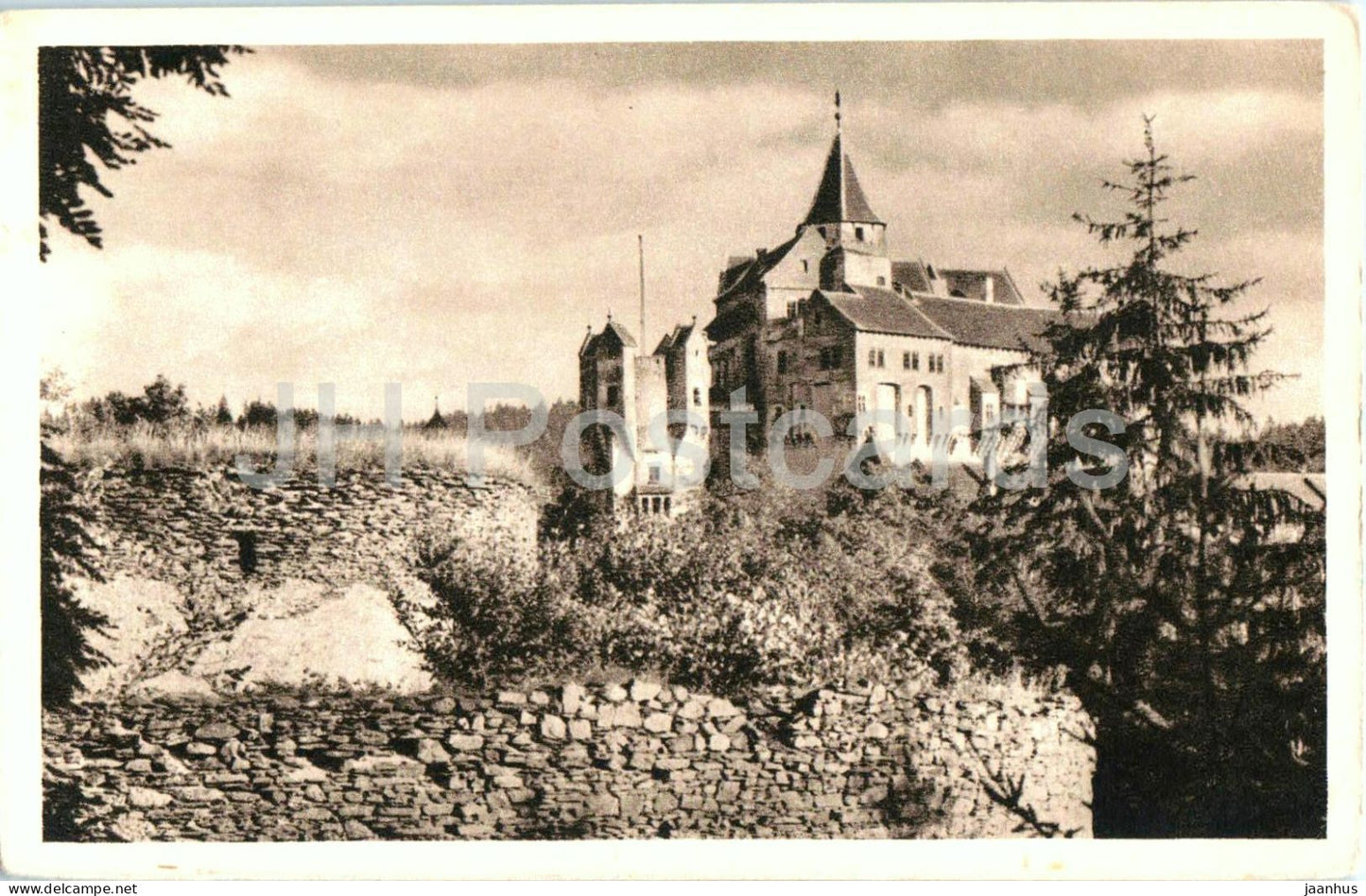 Statni - Hrad Pernstejn - State Castle Pernstejn - old postcard - Czech Republic - Czechoslovakia - unused - JH Postcards