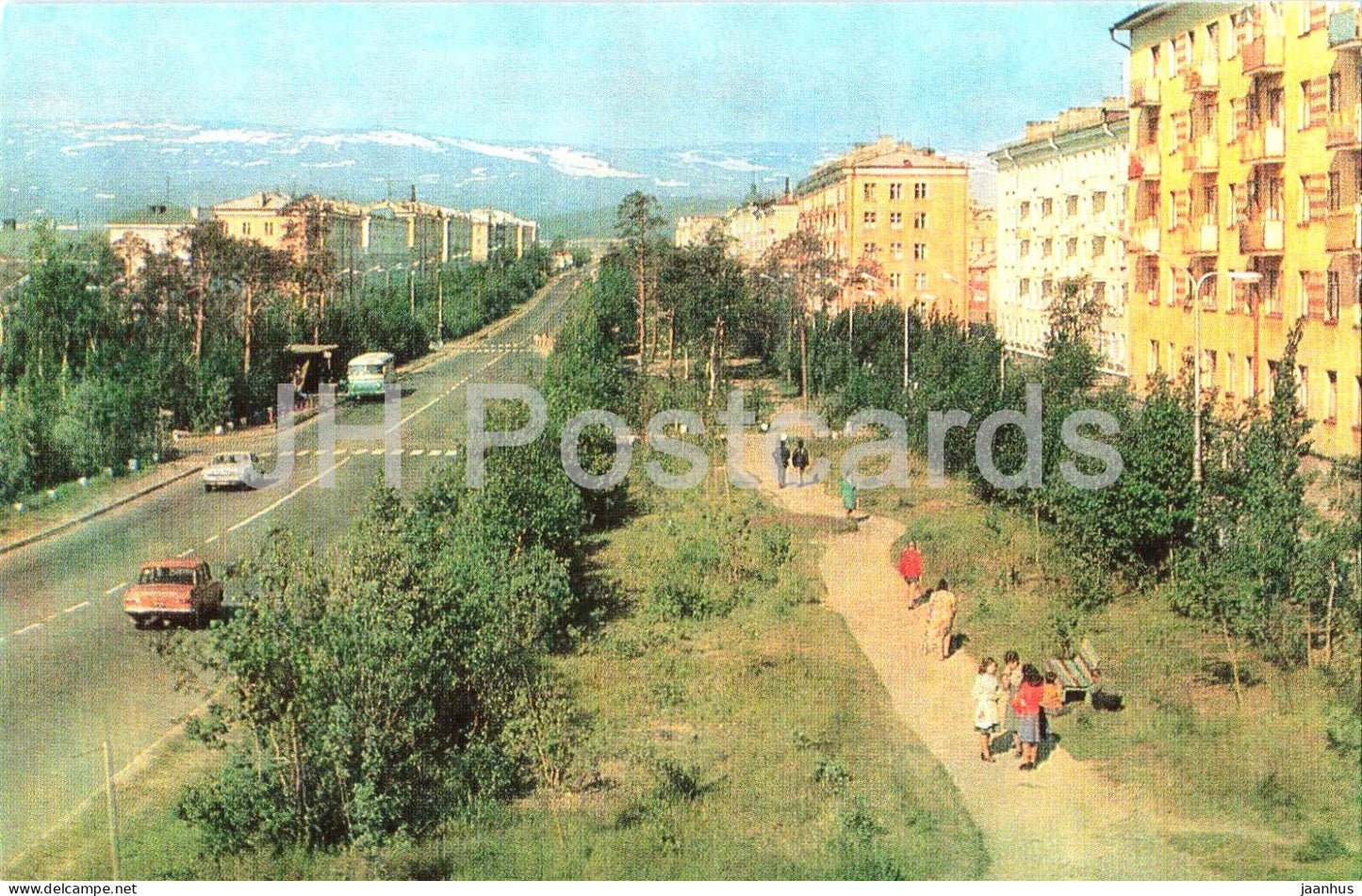Monchegorsk - Zhdanov Avenue - street view - 1977 - Russia - USSR - unused - JH Postcards