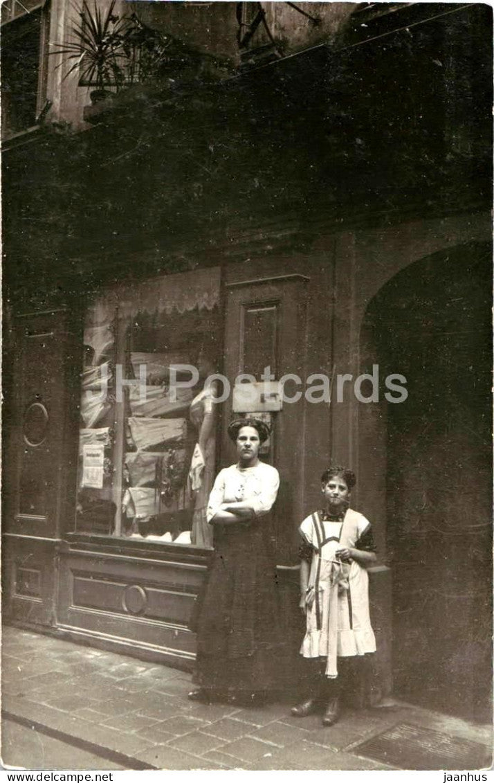 Mother and Daughter - shop - portrait - family - old postcard - 1913 - Austria - used - JH Postcards