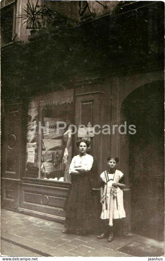Mother and Daughter - shop - portrait - family - old postcard - 1913 - Austria - used - JH Postcards