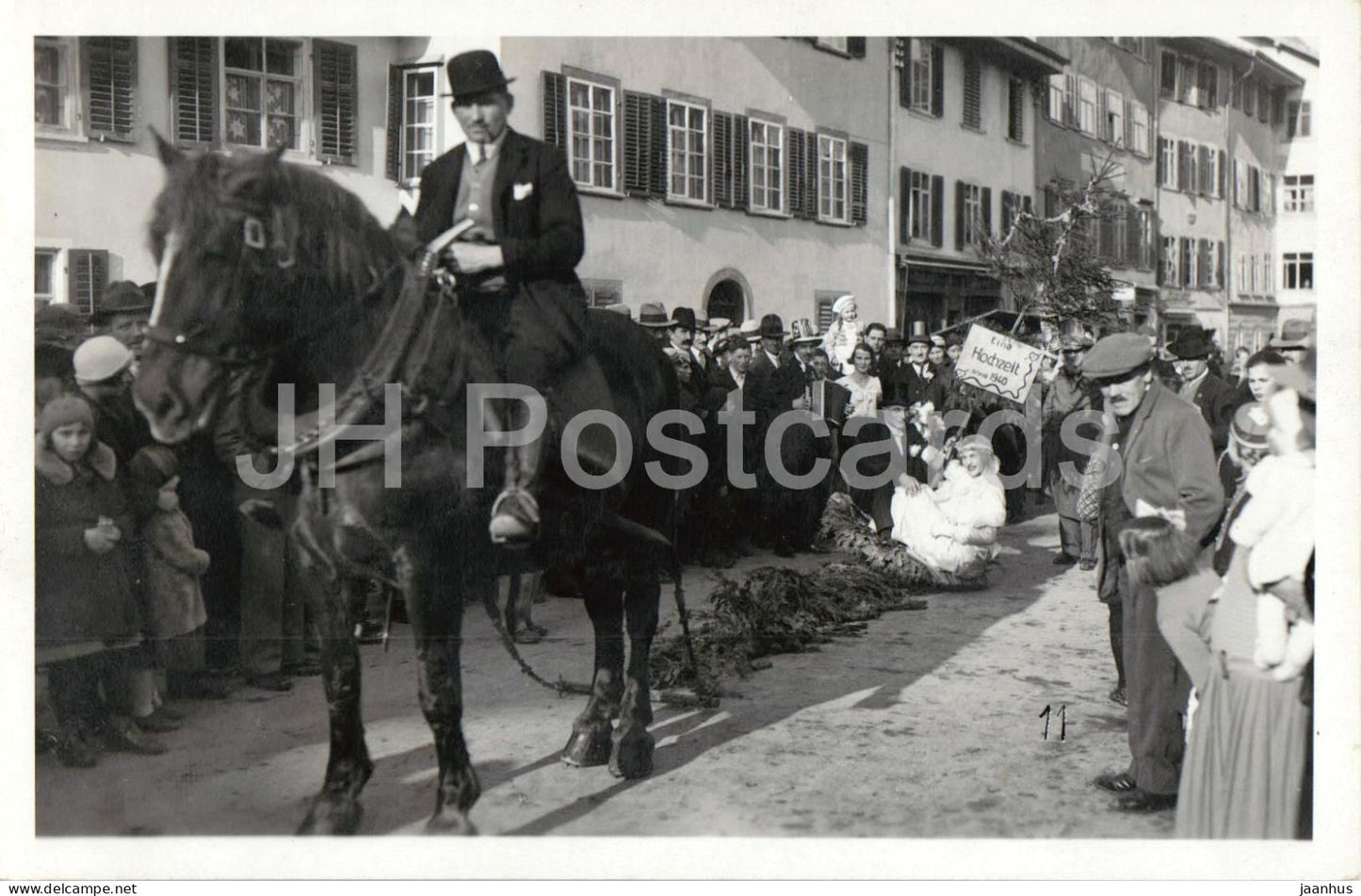 Eglisau ? - Eine Hochzeit 1940 - horse and crowd - O. Grob Photo - old postcard - Switzerland - used - JH Postcards