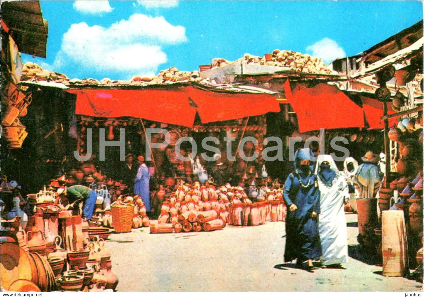 Marrakesh - Souk Fakharine - market scene - souk pottery - people - 1987 - Morocco - used - JH Postcards