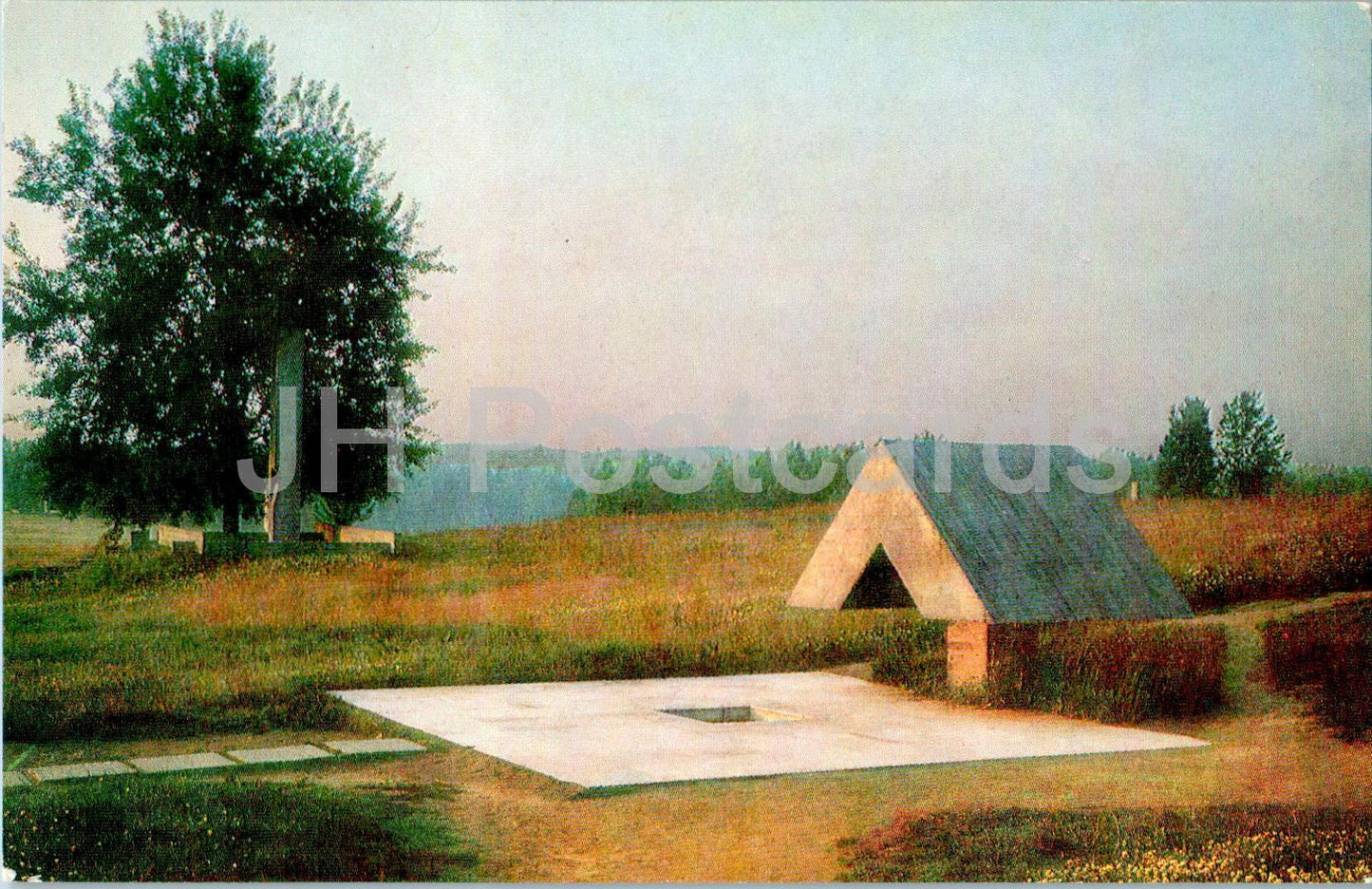 Complexe commémoratif de Khatyn - Mémorial sur le site d'un puits de tirage -1980 - Biélorussie URSS - inutilisé 
