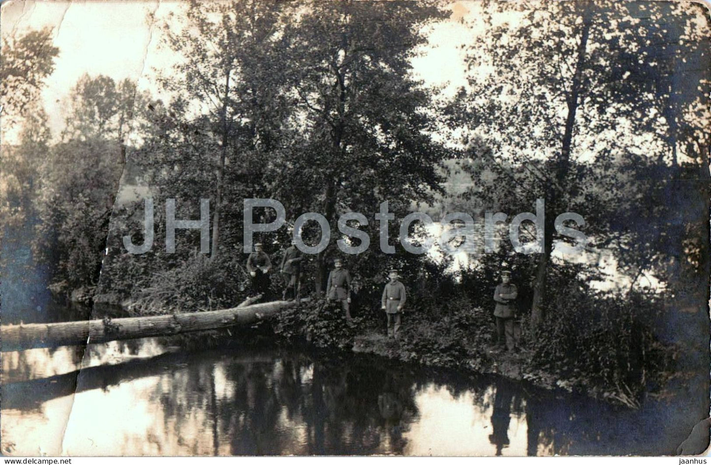 Deutsche Soldaten an der Front - German soldiers at front - cemetery - Feldpost - military - old postcard - 1916 - used - JH Postcards