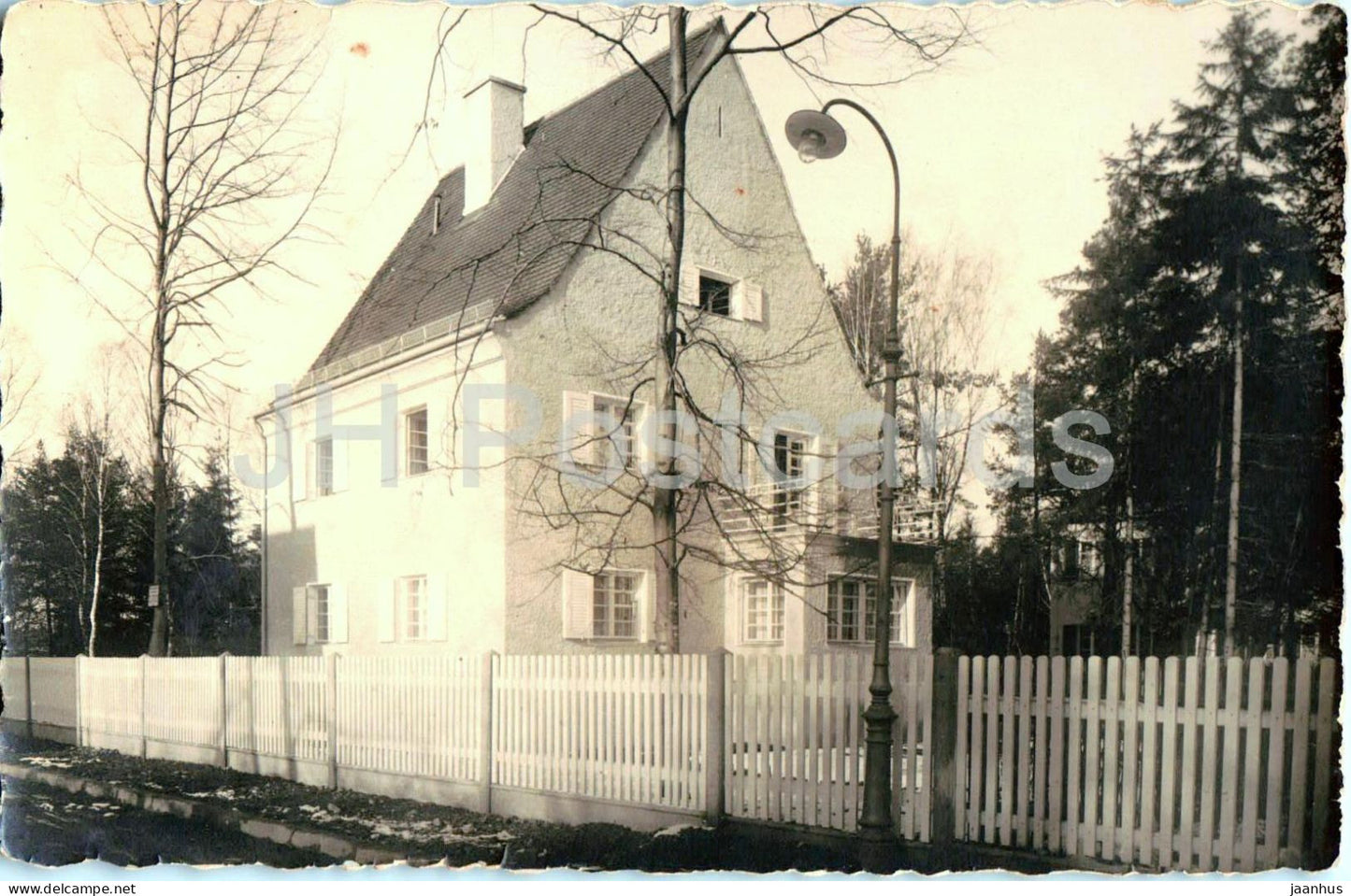 Austria? Wohnhaus mit Garten Residential house with garden - fence - trees - lamp post - old postcard - Austria - used - JH Postcards