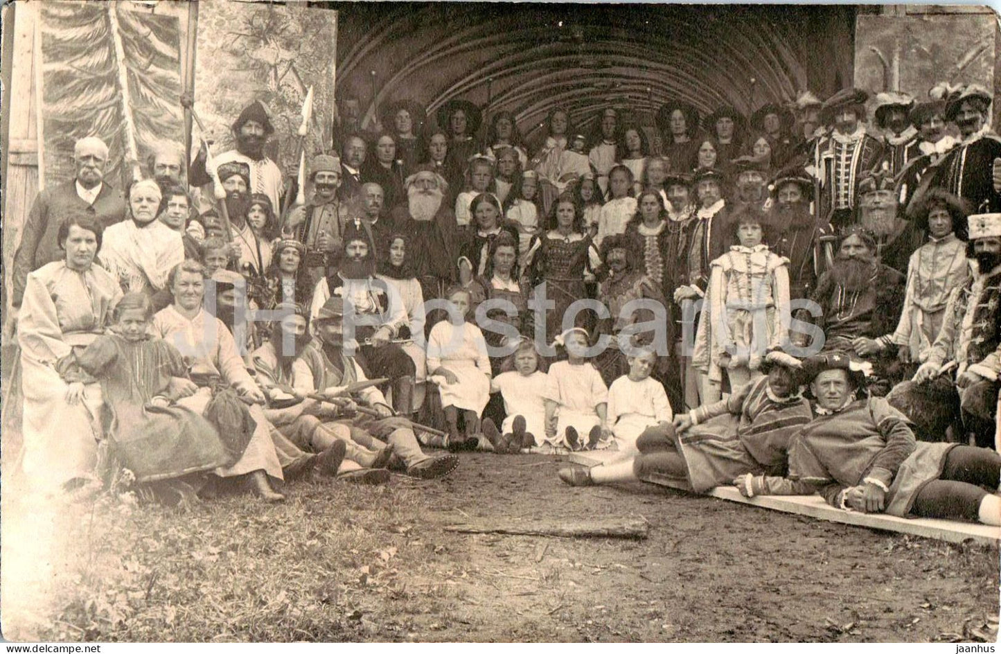 Klagenfurt am Worthersee Maria Loretto Spiel - theatre - costumes - group portrait  old postcard - 1924 - Austria - used - JH Postcards