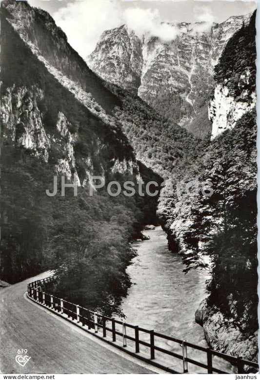 Pass Lueg mit Hagengebirge - mountain pass - gorge - river - alpine road - 22 - old postcard - Austria - unused - JH Postcards