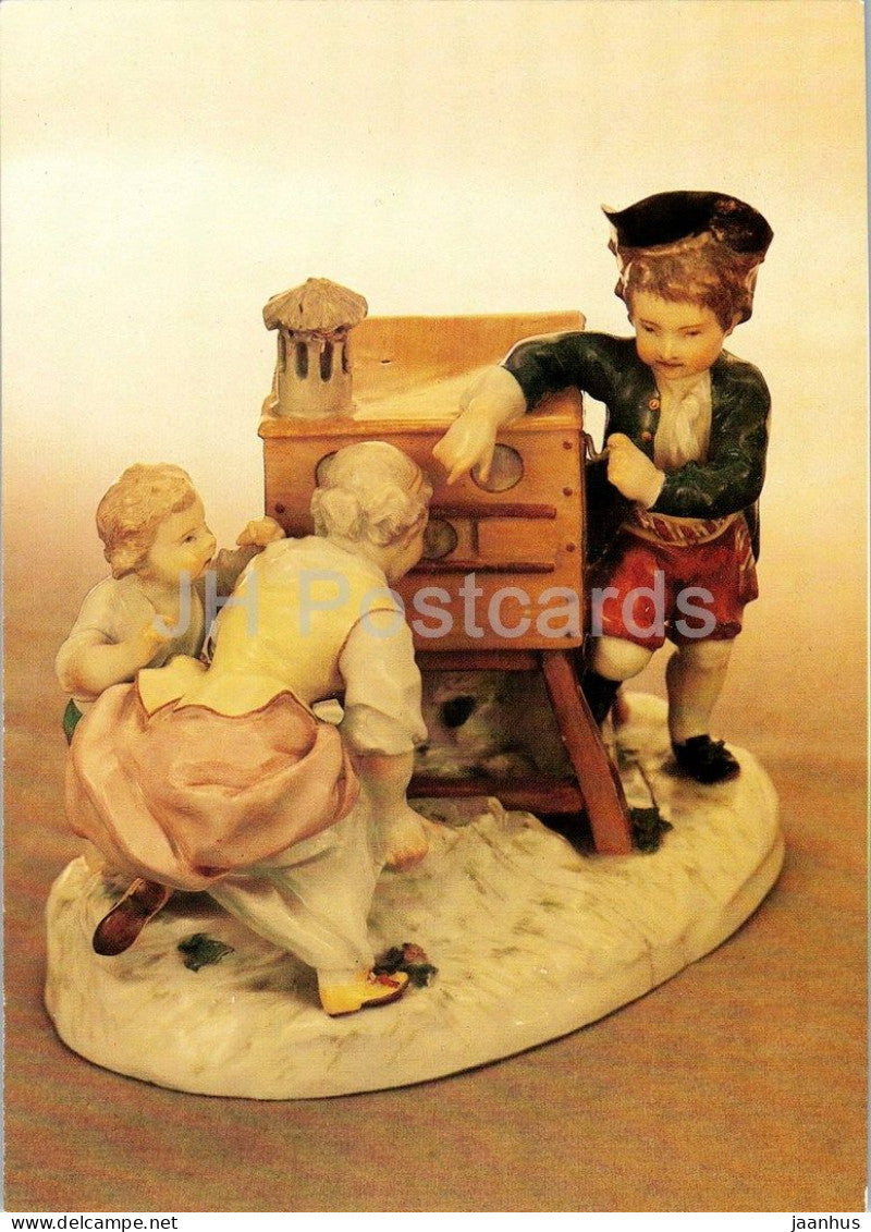 sculpture by Friedrich Elias Meyer - Peep Show Group - Guckkastengruppe - porcelain - 1988 - Germany DDR - unused - JH Postcards