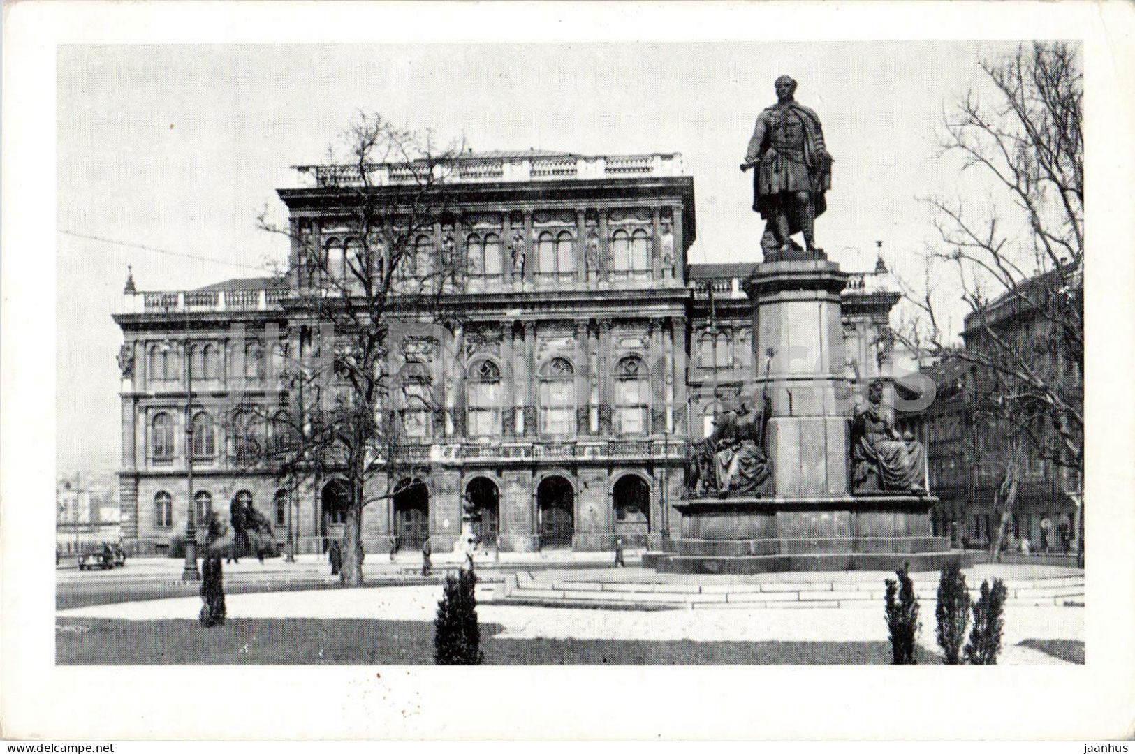 Budapest - Magyar Tudomanyos Akademia - Szechenyi Istvan szobra - Academy of Sciences - old postcard - Hungary - unused - JH Postcards