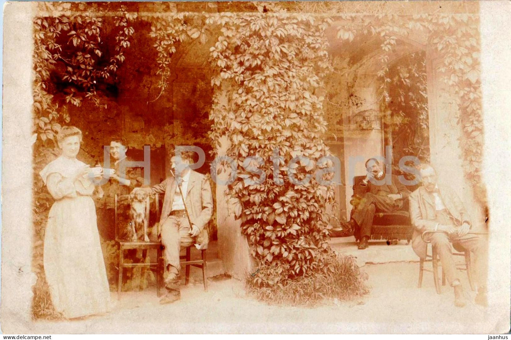 Purkersdorf - Christkindlwald - Family group - outdoor portrait - veranda - photo - old postcard - Austria - used - JH Postcards