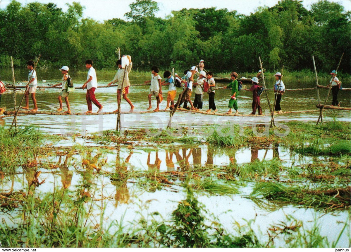 Time of the end of classes Dong Thap - photograph by Dang Ngoc Thanh - children - 1990s - Vietnam - unused - JH Postcards
