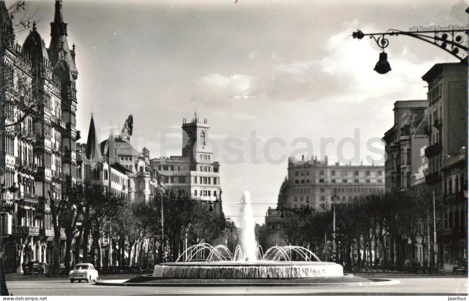 Barcelona - Surtidor del Paseo de Gracia - fountain - street - car - 89 - old postcard - 1955 - Spain - used - JH Postcards