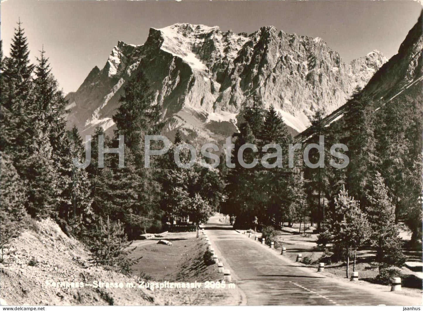 Fernpass Strasse m Zugspitzmassiv 2965 m - mountain road - mountains - old postcard - Austria - unused - JH Postcards