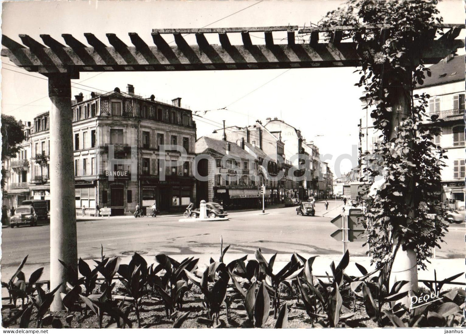 Belfort - Place Corbis - Banque - square - street scene - cars - pergola bank 494 - old postcard - 1960 - France - used - JH Postcards