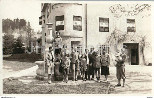 Rosenegg Schloss - hotel - castle - Gruppenfoto - group photo - postcard - 1930 - Austria - unused - JH Postcards