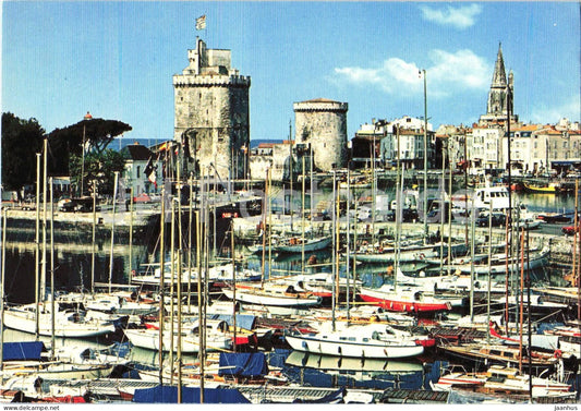 En Aunis - La Rochelle - Bassin des yachts avec les tours Saint-Nicolas - yacht harbour - boat - France - used - JH Postcards