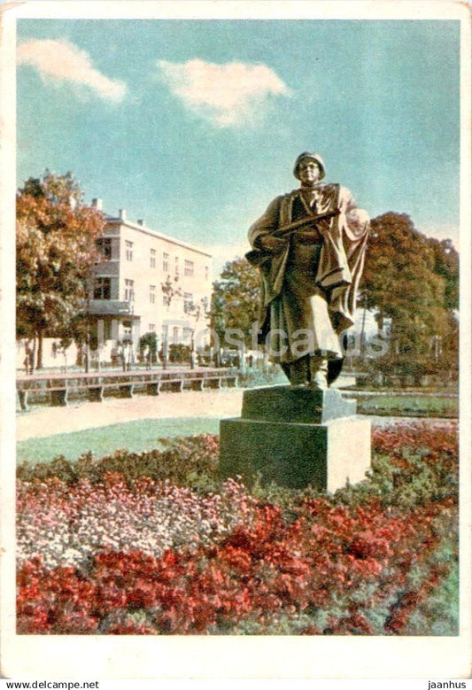 Riga - New park in Krasnoarmeysky district - monument to Soviet soldier - 1950 - Latvia USSR - unused - JH Postcards