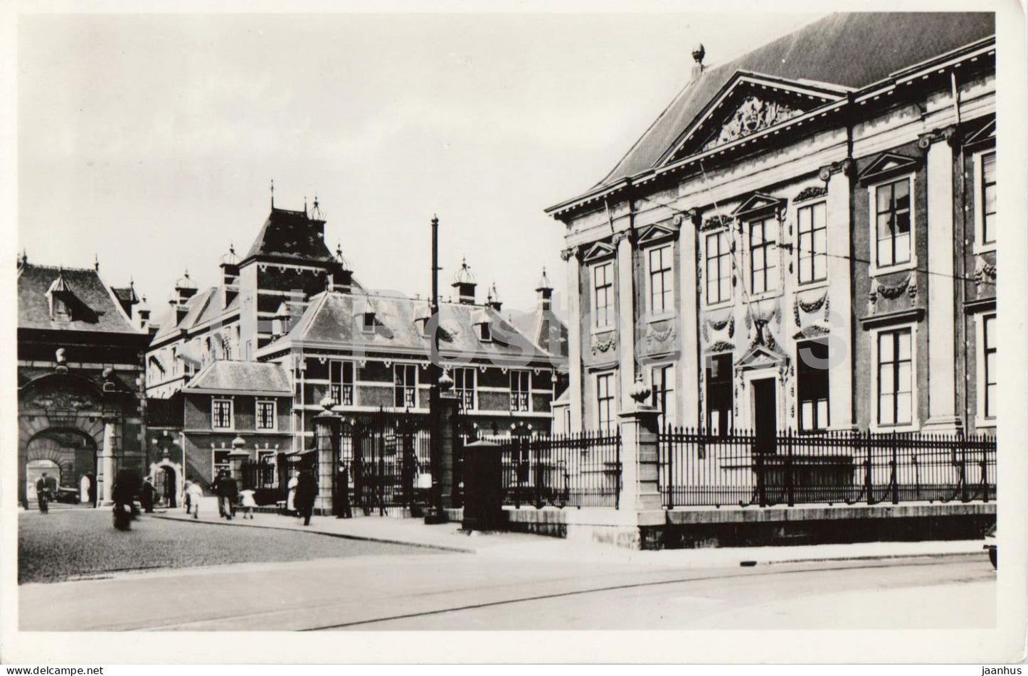 Den Haag - Mauritshuis - Binnenhof entrance - 648 - old postcard - Netherlands - used - JH Postcards