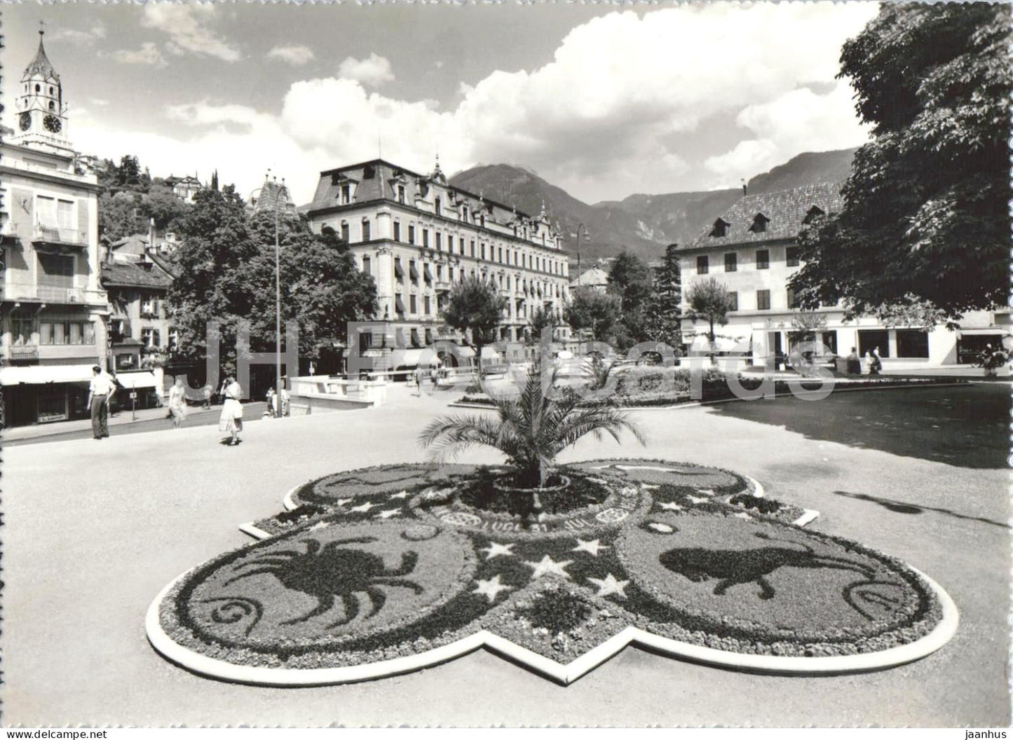 Merano m. 311 - Passeggiata - Kurpromenade - Meran - Spa Promenade - town square - old postcard - Italy - unused - JH Postcards