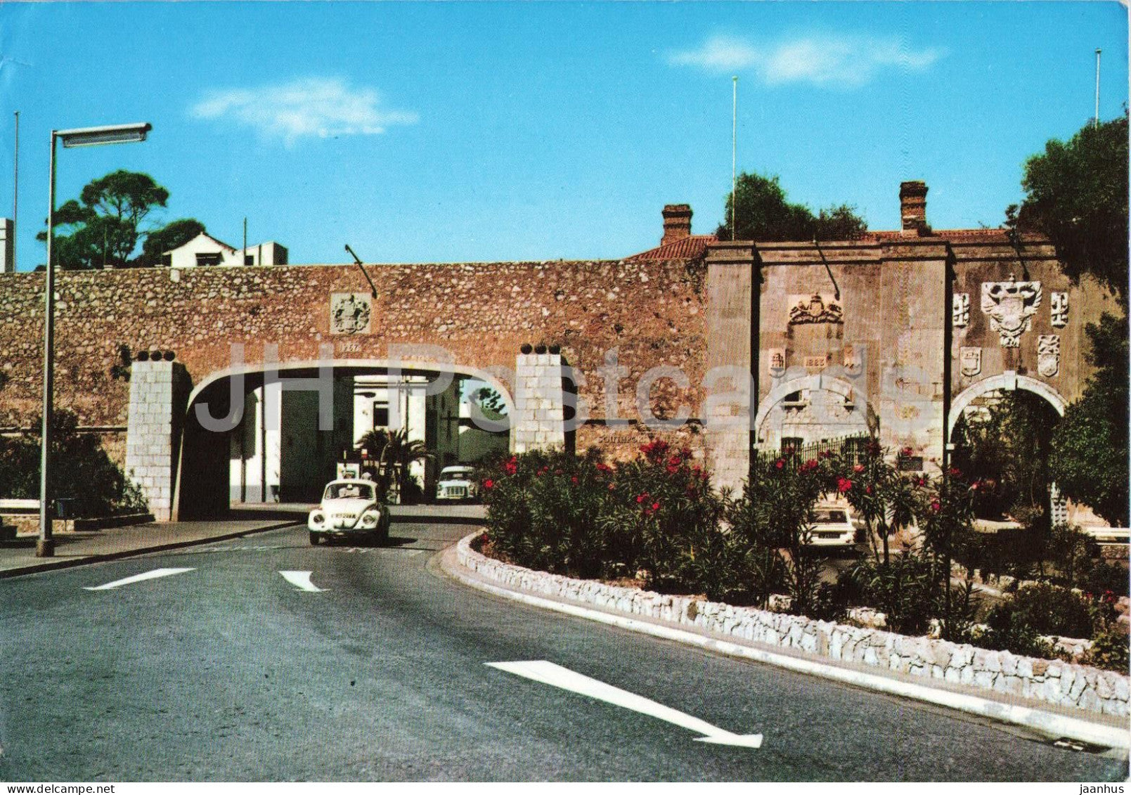 Gibraltar - Southport Gates - car Volkswagen - 6092 - 1975 - Gibraltar - used - JH Postcards