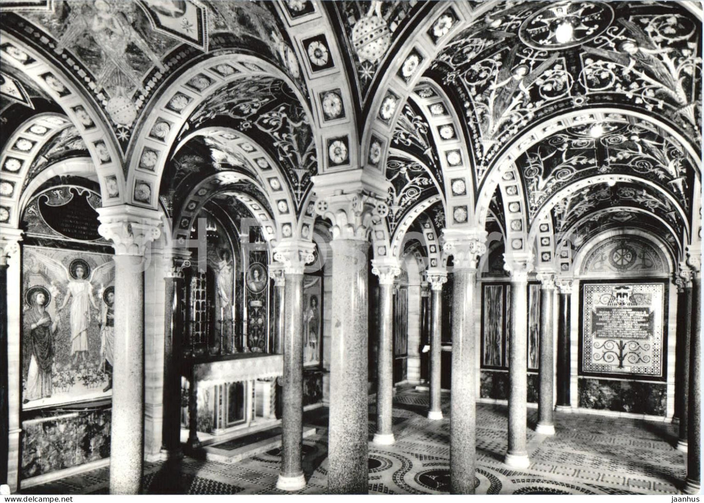 Roma - Rome - Basilica di Santa Cecilia - Cripta - Crypt - church interior - 6472 - old postcard - Italy - unused - JH Postcards