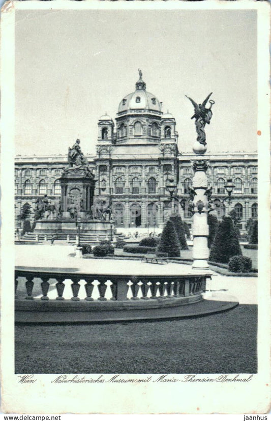 Wien - Vienna - Naturhistorisches Museum mit Maria Theresien Denkmal - 3540 - old postcard - 1943 - Austria - used - JH Postcards