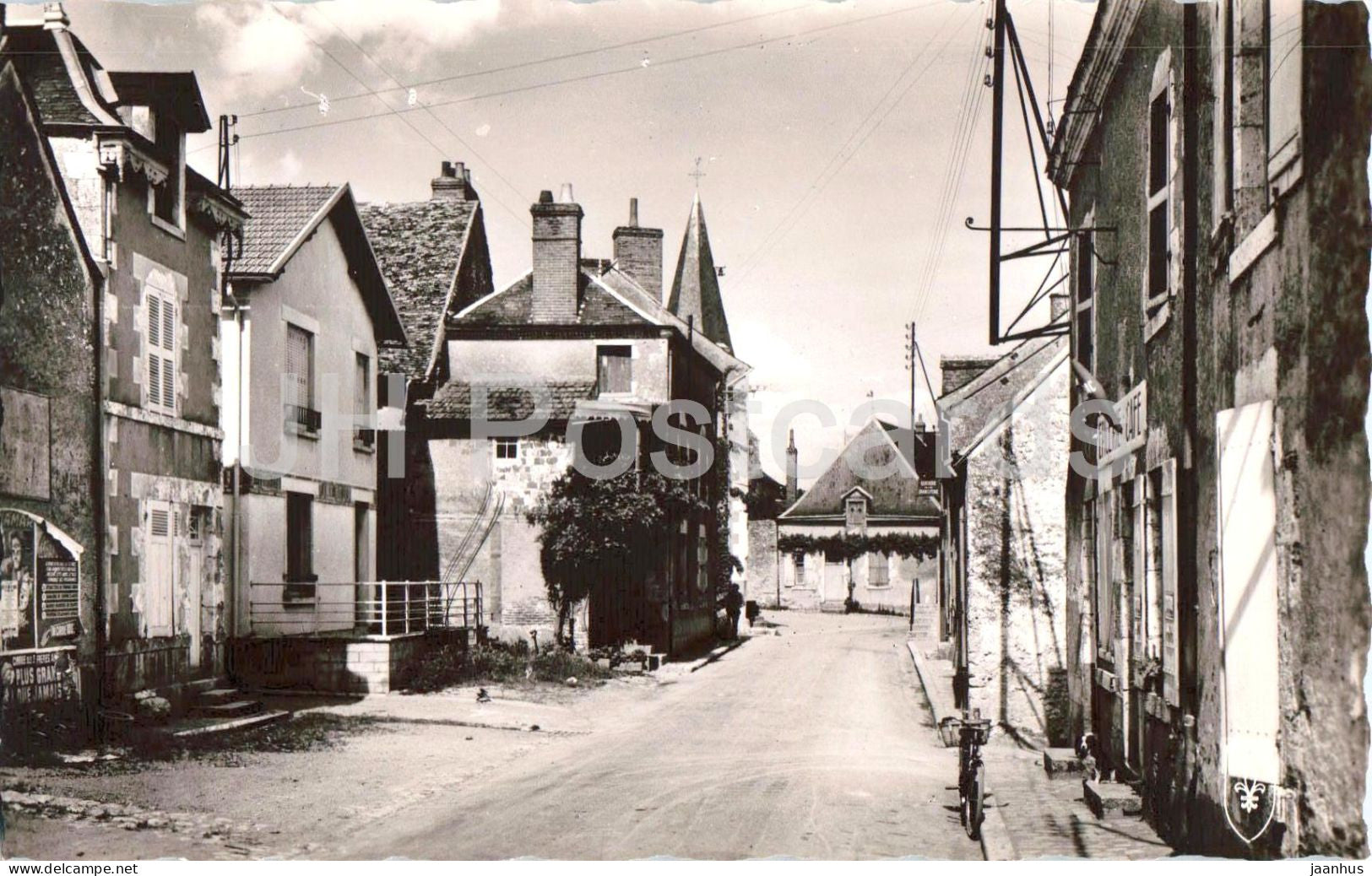 Avaray - Rue principale - Main Street - village street - houses - 6 - old postcard - France - unused - JH Postcards