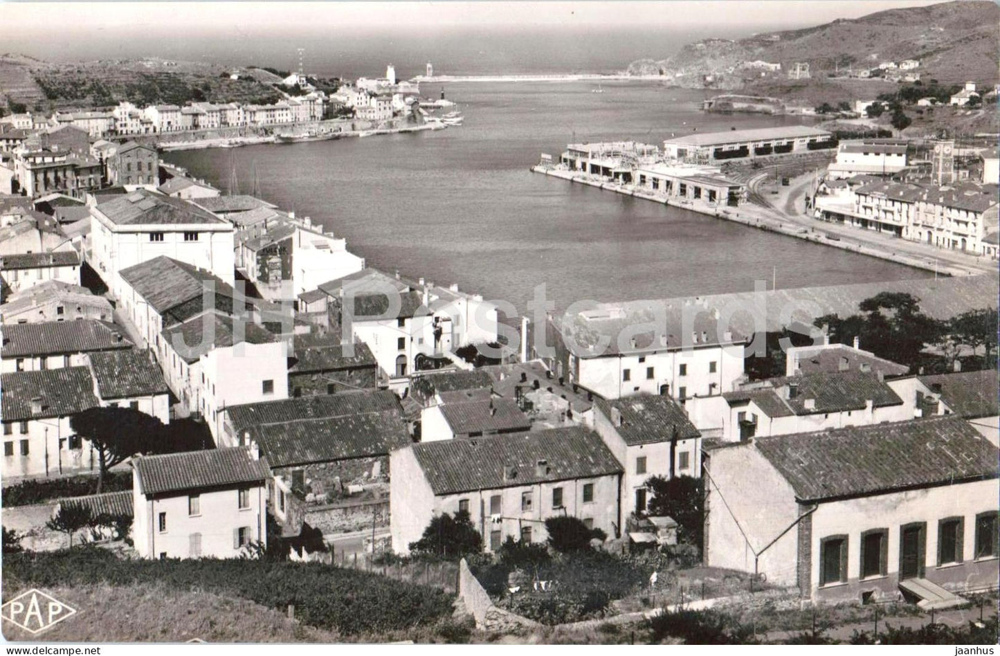 Port-Vendres - Vue Generale - General view - harbour port - town panorama - 37 - old postcard - France - unused - JH Postcards
