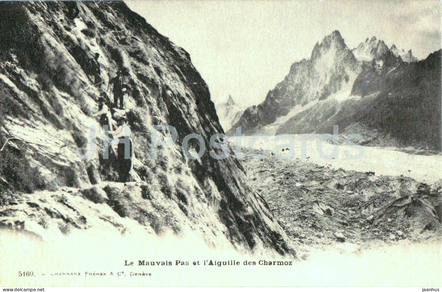 Le Mauvais Pas et l’Aiguille des Charmoz - mountain climbers - 5169 - old postcard - France - unused - JH Postcards