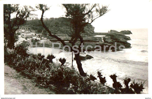 Biarritz - Le Port des Pecheur - coastal view - sea - rocky shore - No. 128 - old postcard - 1941 - France - used - JH Postcards