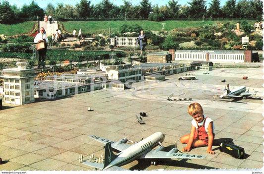Miniatuurstad Madurodam Den Haag - miniature city - airplane model - airport - No 4 - 1960s - Netherlands - unused - JH Postcards