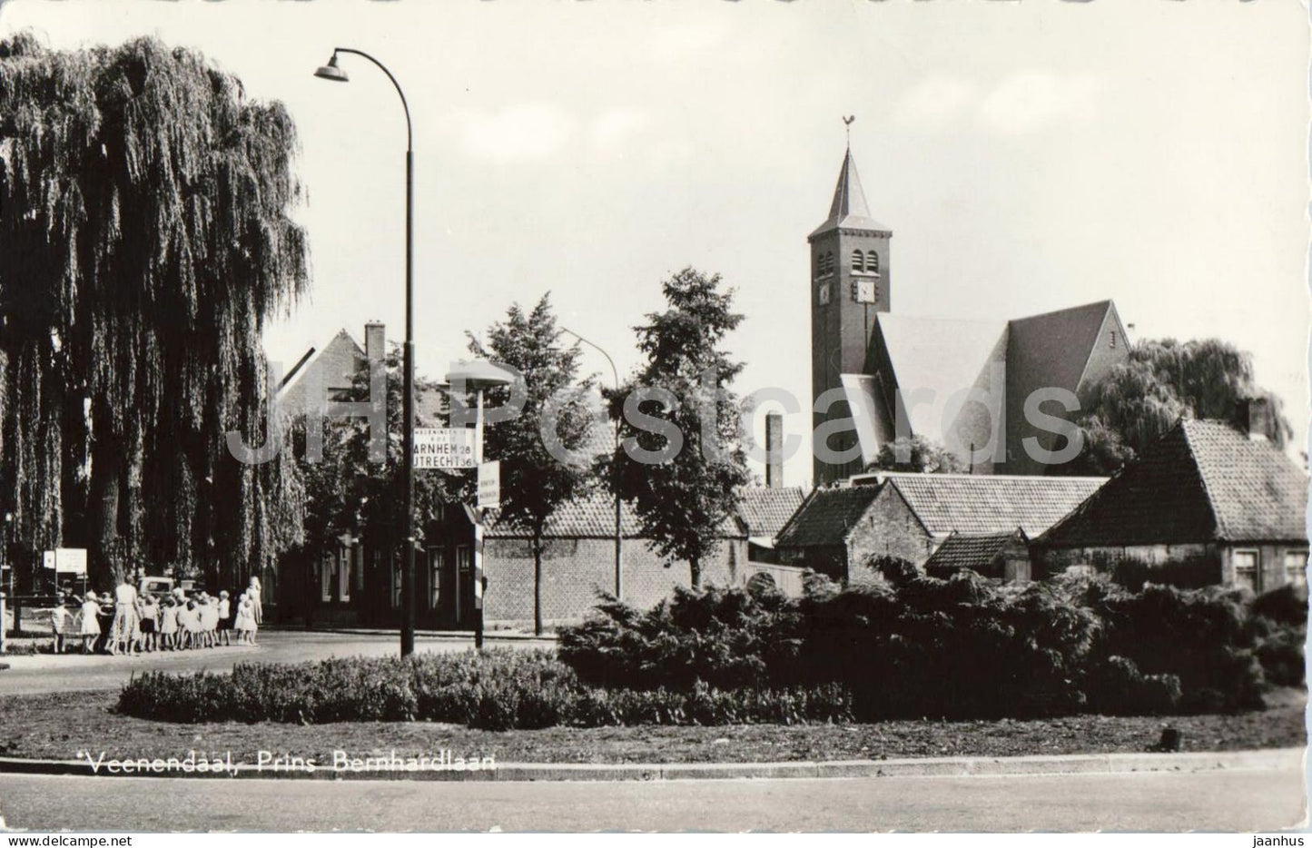 Veenendaal - Prins Bernhardlaan - church - street view - old postcard - 1259 - 1950s - Netherlands - unused - JH Postcards