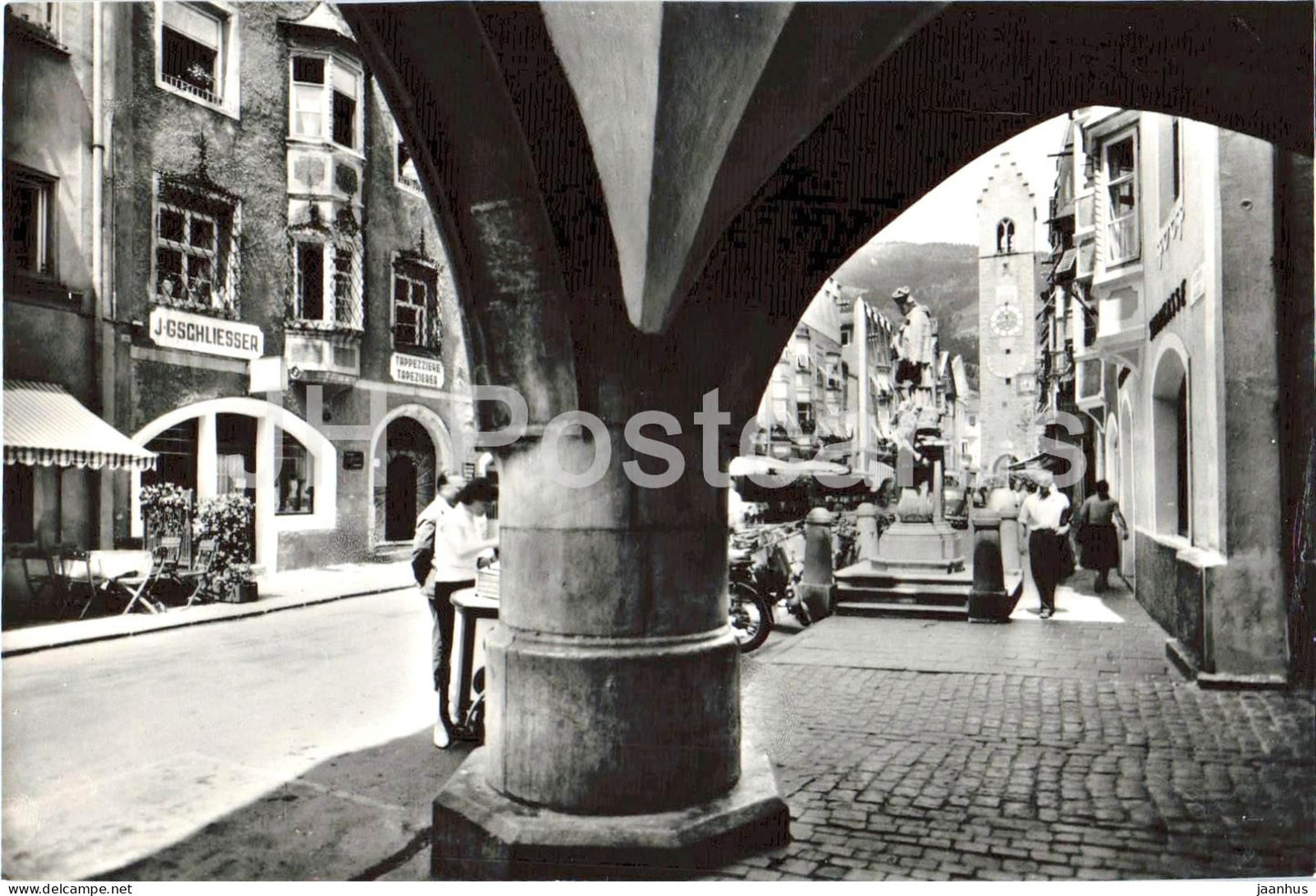 Vipiteno m. 950 - Via Centrale - main street - J. Gschliesser - Tappezziere - 41200/1 - Italy - unused - JH Postcards