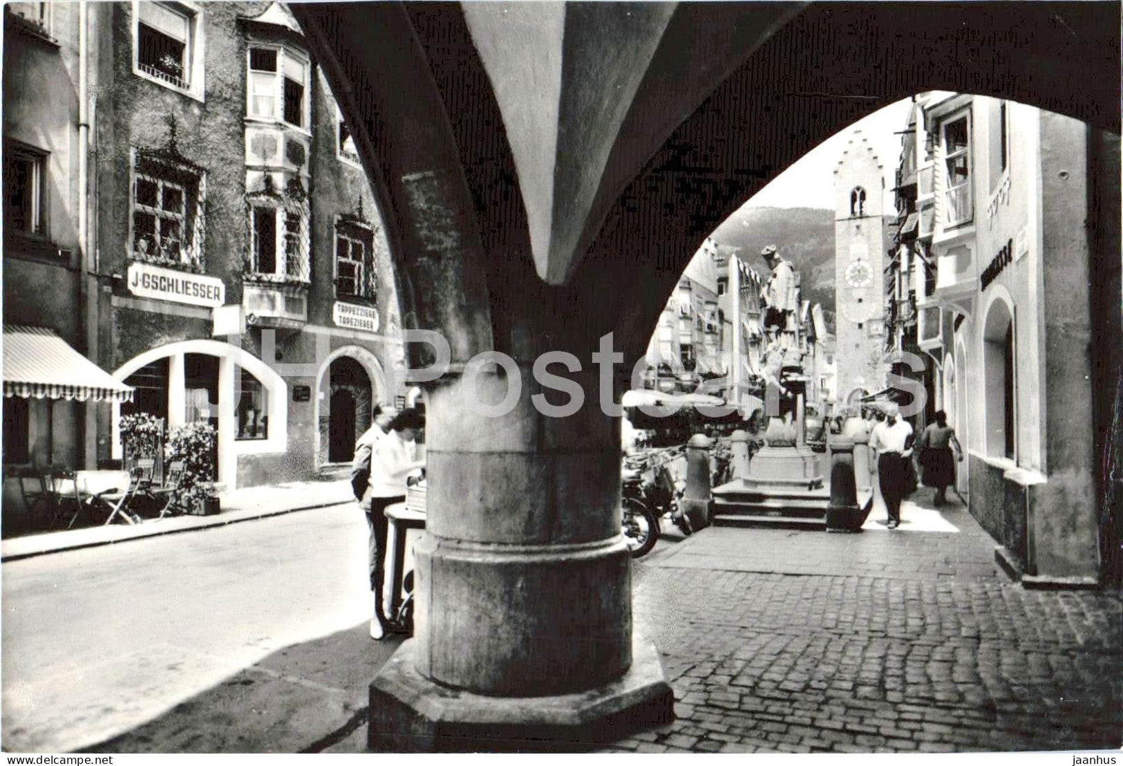 Vipiteno m. 950 - Via Centrale - main street - J. Gschliesser - Tappezziere - 41200/1 - Italy - unused - JH Postcards