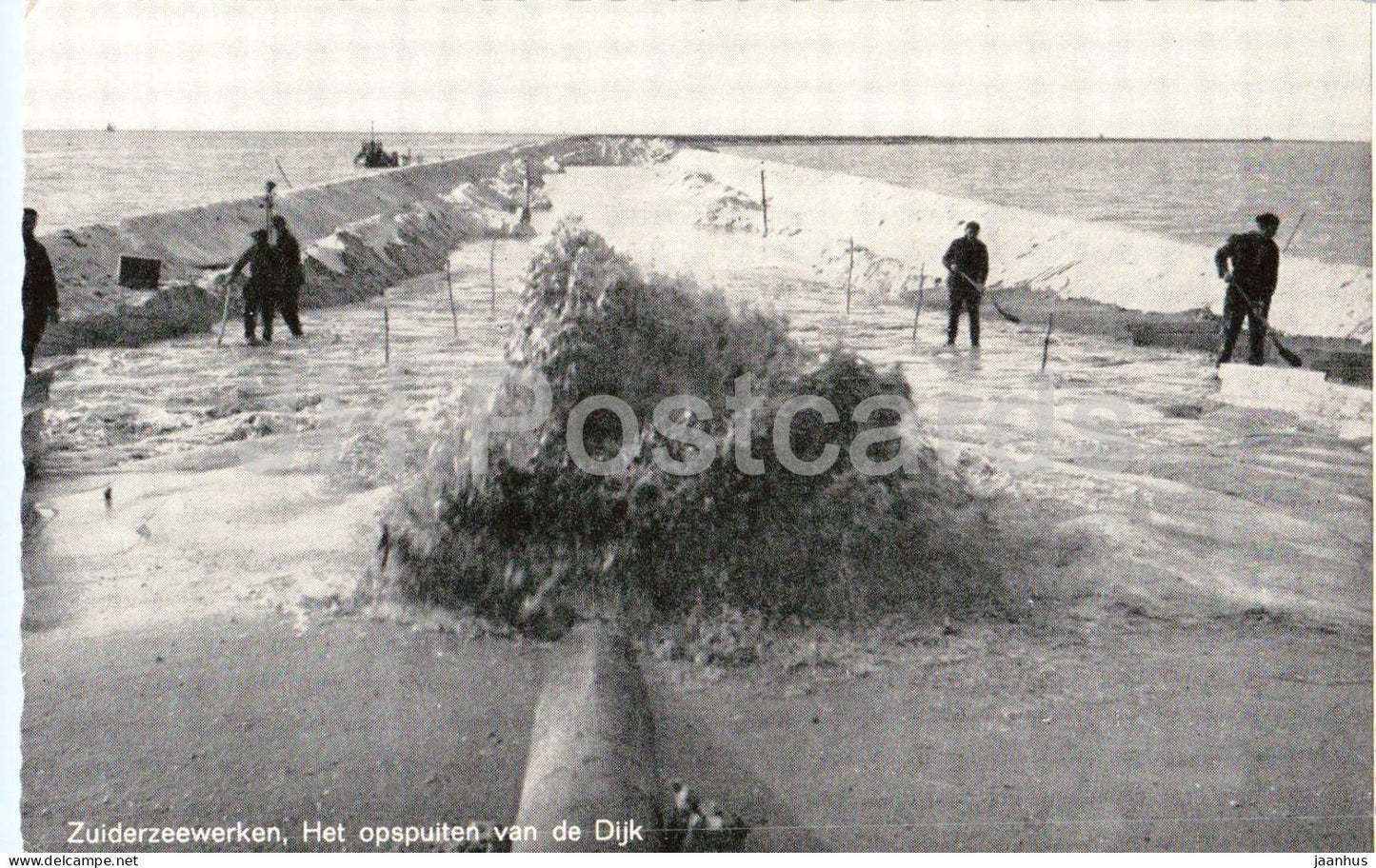 Zuiderzeewerken Het opspuiten van de Dijk - Work - dike construction workers sea - old postcard - Netherlands - unused - JH Postcards