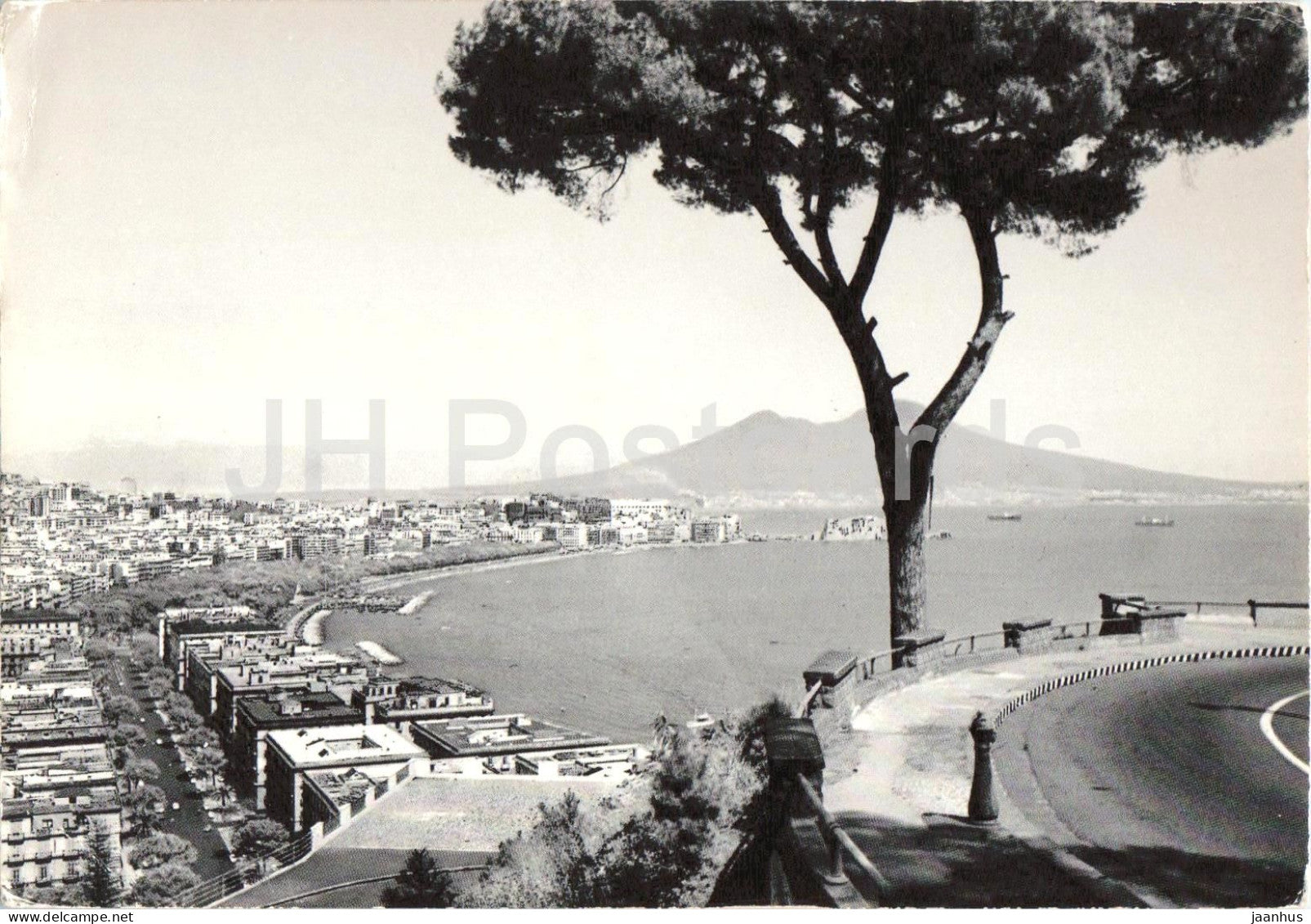 Napoli - Panorama da via Orazio - Naples - Panorama from Via Orazio Street - Mount Vesuvius - 1987 - Italy - used - JH Postcards