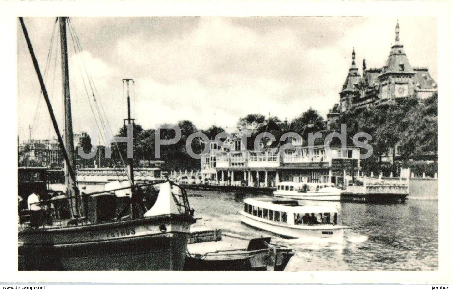 Amsterdam Bij het Centraal Station - Central harbour - boat station view - ship - old postcard - Netherlands - unused - JH Postcards