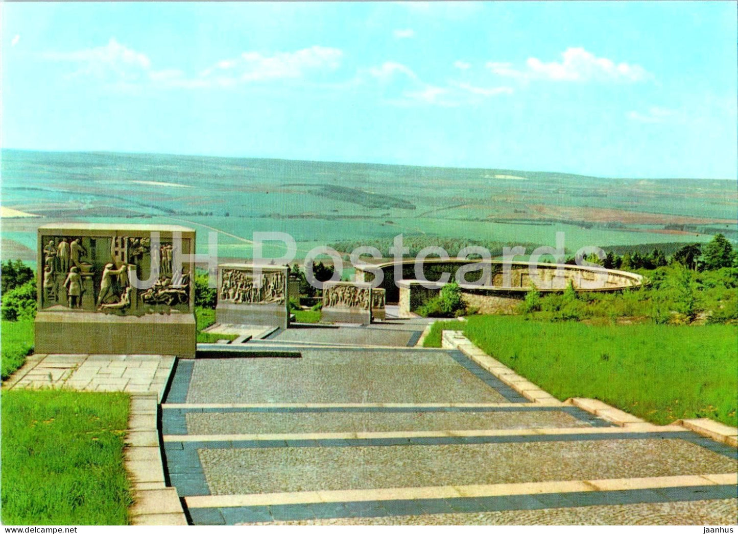 Nationale Mahn und Gedenkstatte Buchenwald - Stelenweg - commemorative place Buchenwald - Germany DDR - unused - JH Postcards