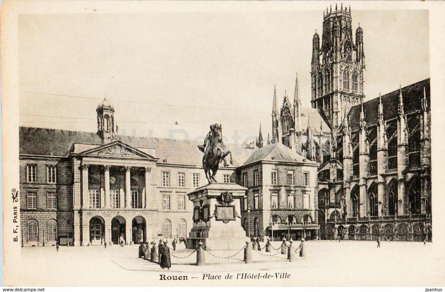 Rouen - Place de l'Hotel de Ville - monument - horse - old postcard - France - unused - JH Postcards