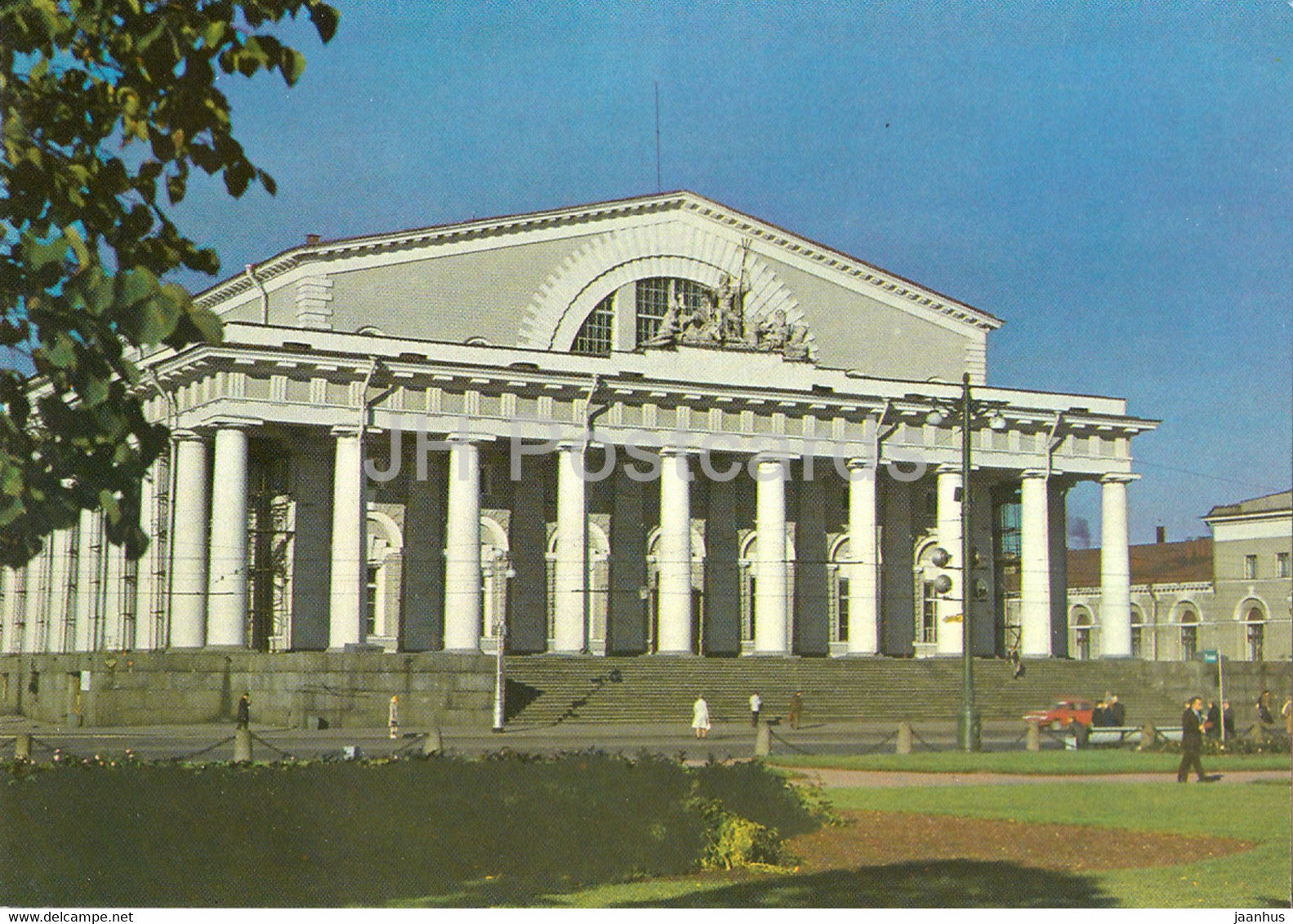 Leningrad - St Petersburg - The Stock Exchange - Central Naval Museum - Russia USSR - unused - JH Postcards