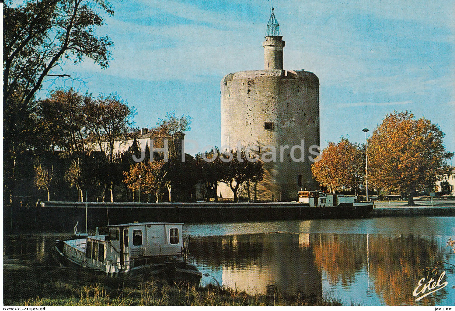 Aigues Mortes - La Tour de Constance - donjon - motor boat - France - unused - JH Postcards