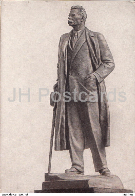 Russian writer Maxim Gorky - sculpture - monument in Moscow - Russian Art - 1957 - Russia USSR - unused - JH Postcards